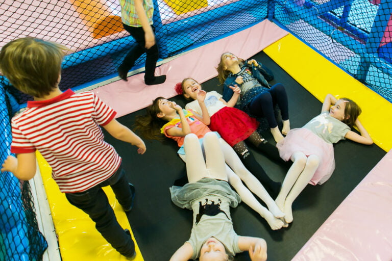 Foto la loc de joaca copii, party Eva