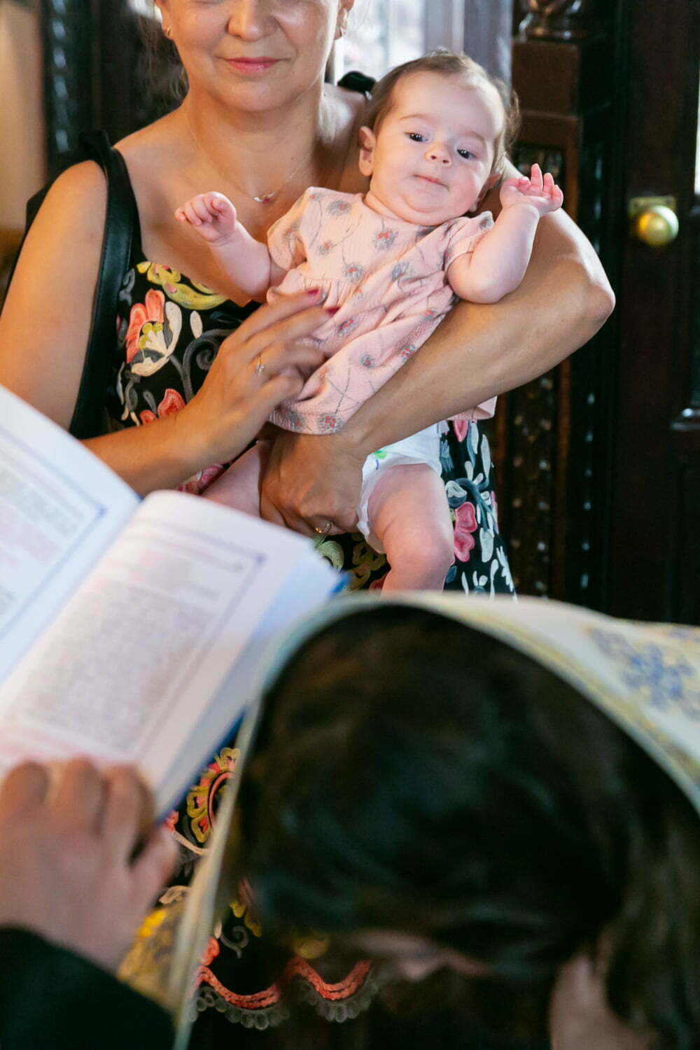 Bunica si copil la botez