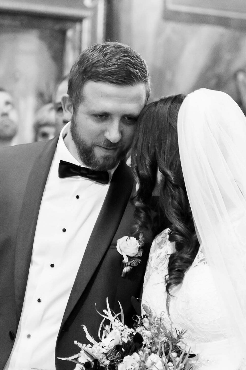 Poze biserica la nunta Alexandra si Alexandru 30 Poze alb negru nunti