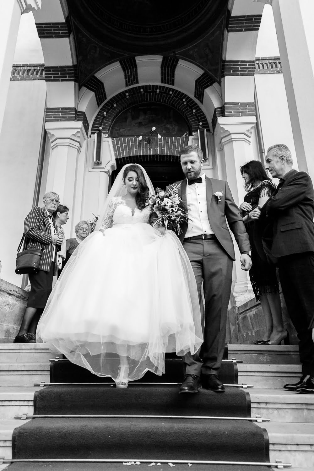 Poze biserica la nunta Alexandra si Alexandru 31 Miri scari biserica