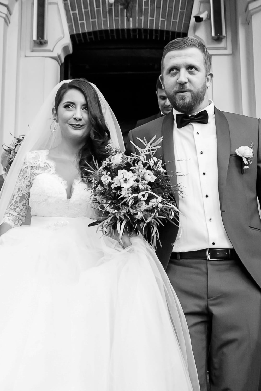 Poze biserica la nunta Alexandra si Alexandru 32 Iesire miri biserica