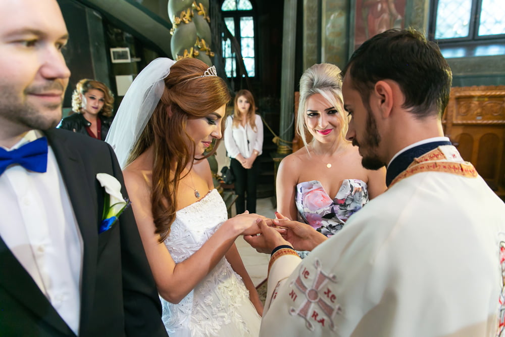 Sedinta nunta biserica Adriana si Justin 15 Punerea verighetei