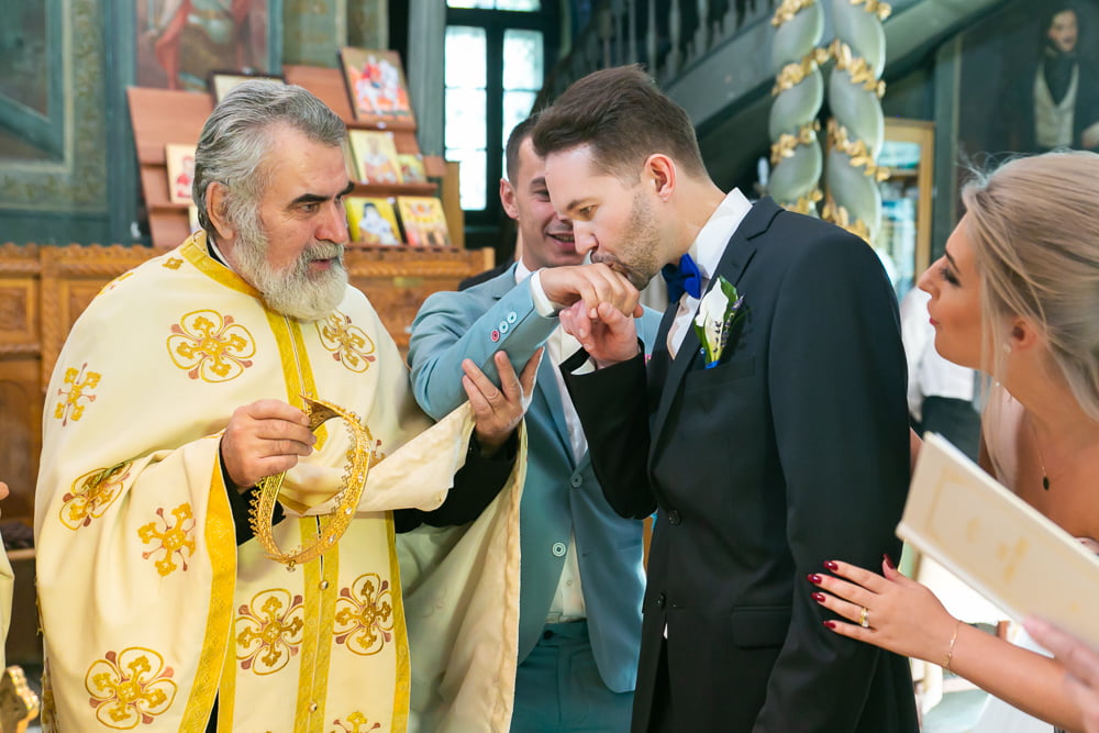Sedinta nunta biserica Adriana si Justin 40 Nas sarut mana mire