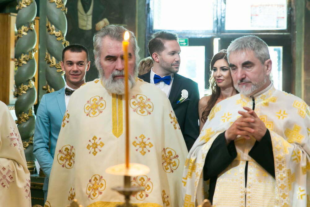Sedinta nunta biserica Adriana si Justin 4 Preoti cununie