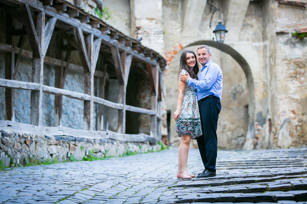 Logodna Ioana si Florin la Sighisoara 13 Cuplu la sighisoara