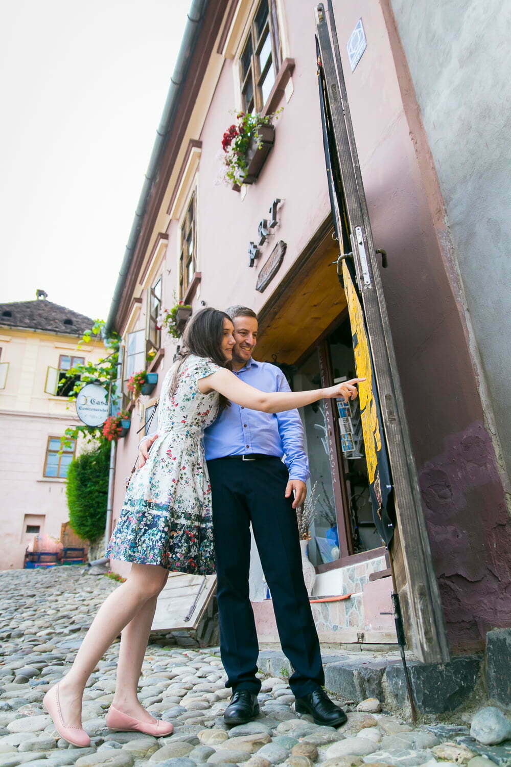 Logodna Ioana si Florin la Sighisoara 2 Poze inainte de nunta