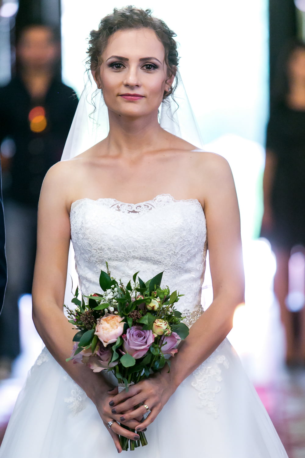 Foto mireasa in biserica